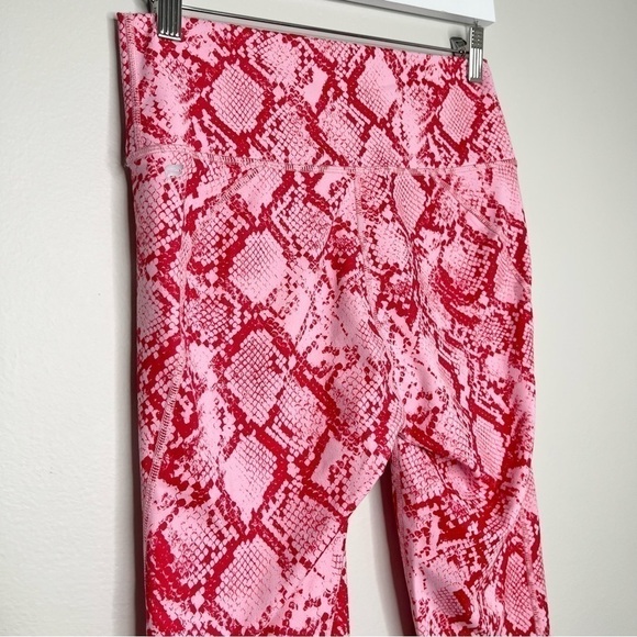 Fabletics Define Powerhold High Waisted Capri Leggings Python Pink Small - Picture 6 of 11